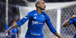 Cruzeiro se classifica, mas é ofuscado por vexame do Boca Juniors