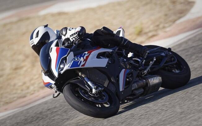 BMW S 1000 RR ganha pacote M Carbon por R$ 147.500