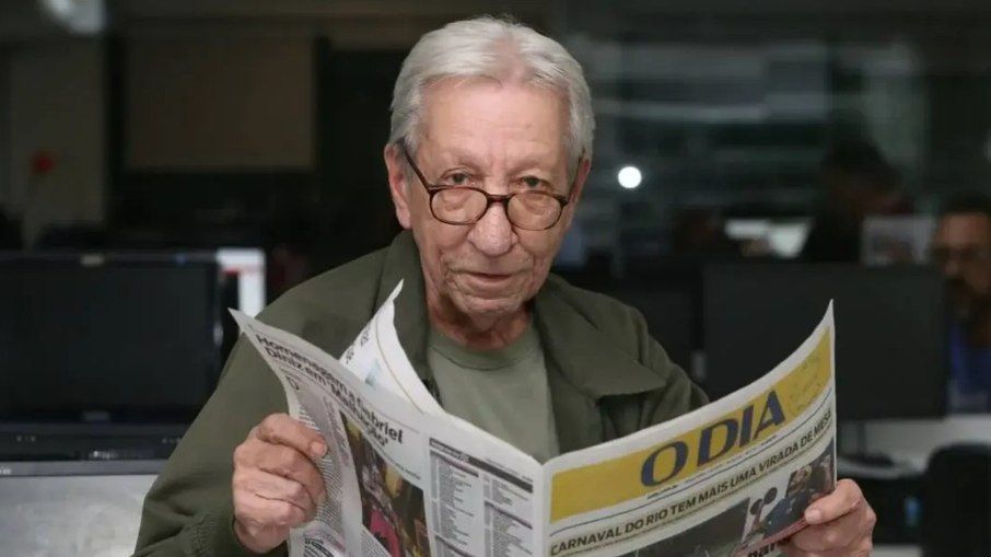 Luarlindo Ernesto: jornalista na ativa aos 82 anos 