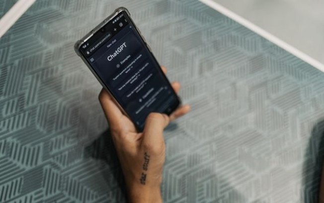 ChatGPT ganha botão para editar prompts no celular