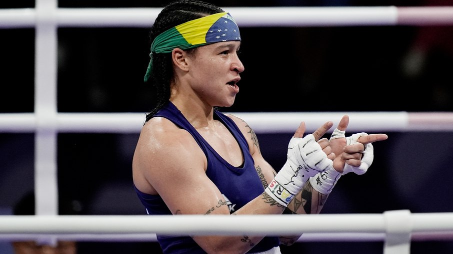 Bia Ferreira vence luta contra holandesa e se mantém firme no sonho pelo ouro em Paris