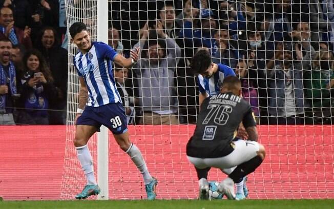 Evanilson marca duas vezes e Porto goleia o Portimonense por 7 a 0 no Campeonato Português