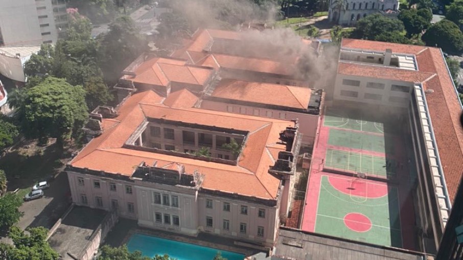 Incêndio atinge Instituto de Educação de Minas Gerais