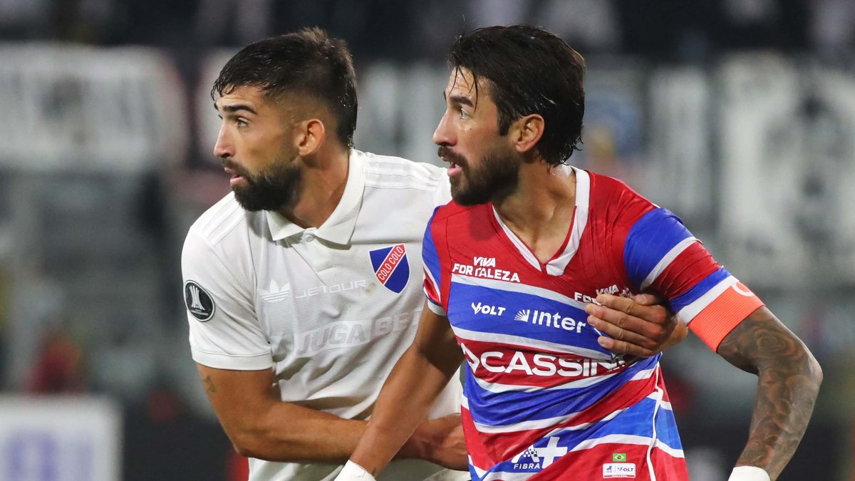 Partida entre Colo-Colo e Fortaleza foi encerrada após confusão no Chile Partida entre Colo-Colo e Fortaleza foi encerrada após confusão no Chile