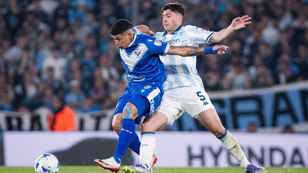 Racing bate Vélez, avança e pode pegar Flamengo na semifinal Racing bate Vélez, avança e pode pegar Flamengo na semifinal