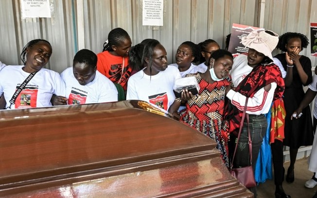 Familiares e amigos homenageiam a atleta ugandesa Rebecca Cheptegei em Eldoret, Quênia, em 13 de septembro de 2024