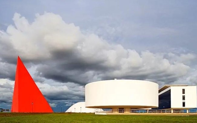 Exposição no Museu de Arte de Goiás traz obras de artistas do DF