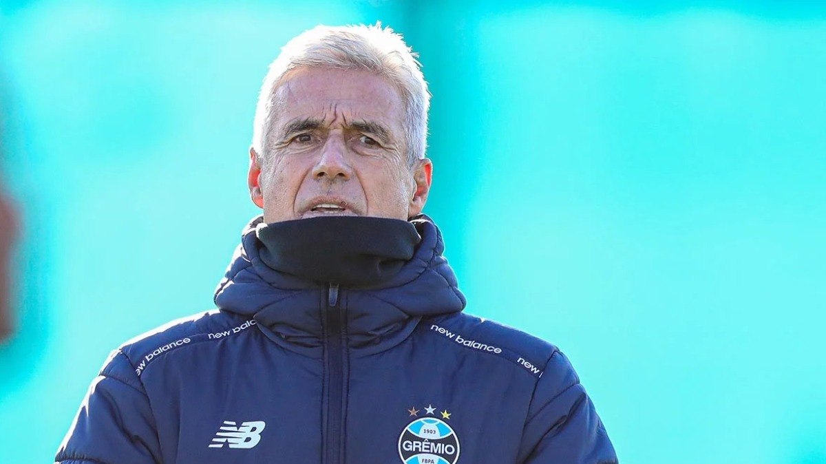 Luis%20Castro%20se%20despede%20do%20Gr%C3%AAmio%3A%20%22Foi%20uma%20honra%22