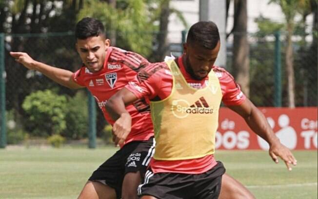 São Paulo faz único treino com elenco completo antes de encarar o Bragantino