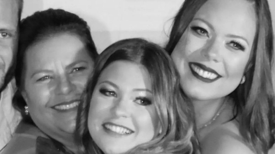 Nikki Meneghel perdeu sua mãe no ano passado