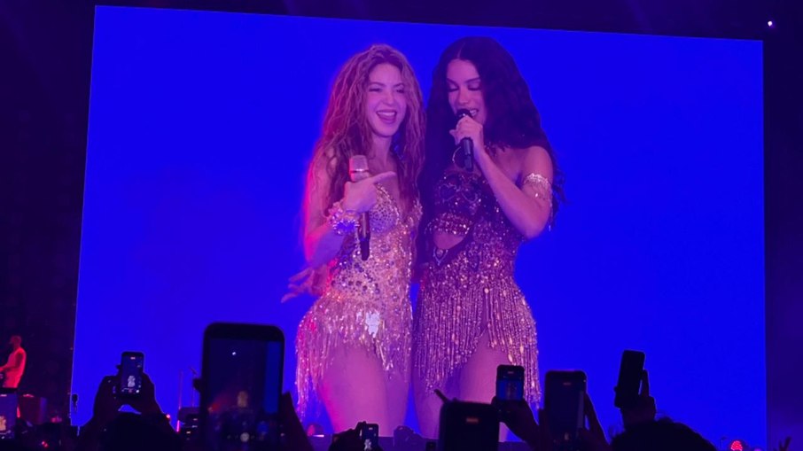 Anitta e Shakira performam 