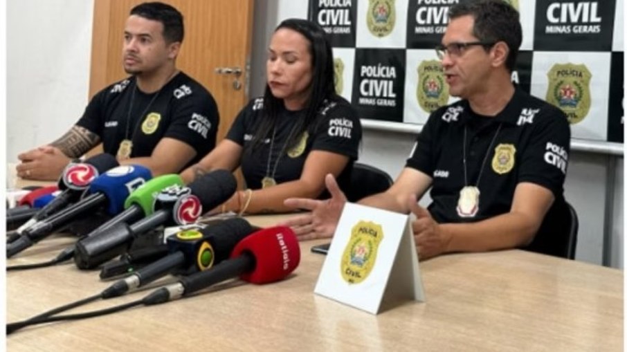 Policiais civis que investigam o caso, durante coletiva de imprensa, nesta tarde Policiais civis que investigam o caso, durante coletiva de imprensa, nesta tarde