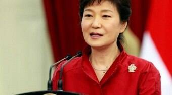 Multidões vão às ruas de Seul para impedir a volta da presidente do país