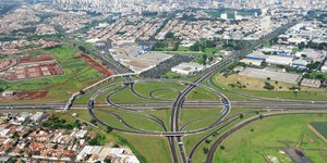 Maior trevo do Brasil liga Anhanguera a quatro rodovias em SP