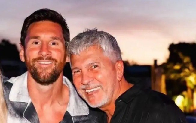 Lionel Messi ao lado do pai, Jorge Horacio Lionel Messi ao lado do pai, Jorge Horacio