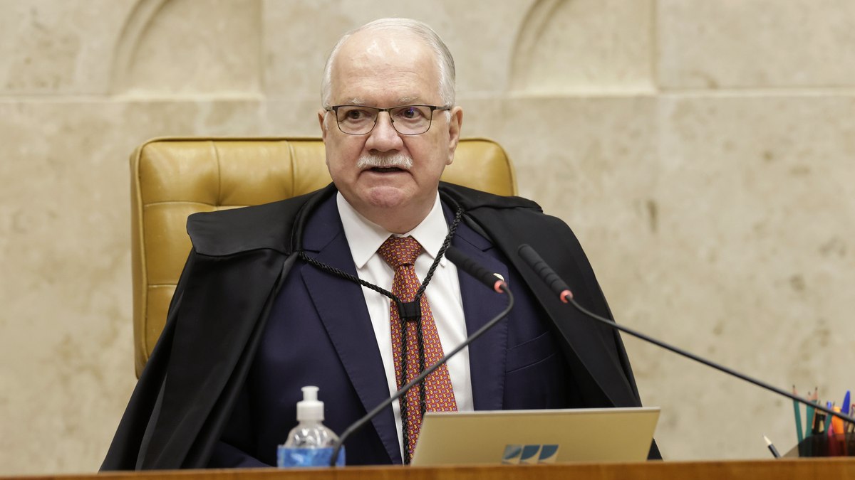 Fachin adia julgamento sobre atuação de Mendonça no caso Master