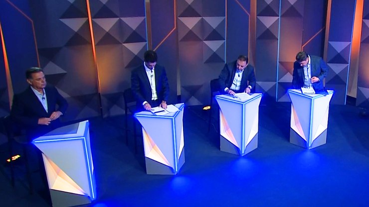 Debate reúne candidatos em Goiás; veja como foi