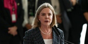 Gleisi Hoffmann critica alta da Selic: "Incompreensível"