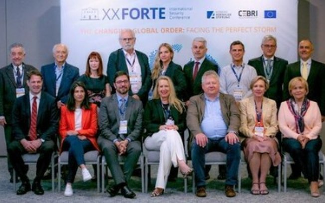XX Conferência de Segurança Internacional do Forte discute inteligência artificial e autocracias no último dia do evento