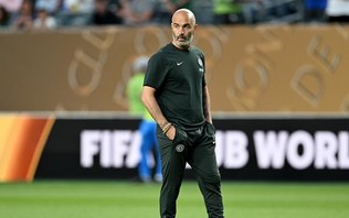 Vídeo: técnico do Chelsea queima língua sobre calendário do Flu