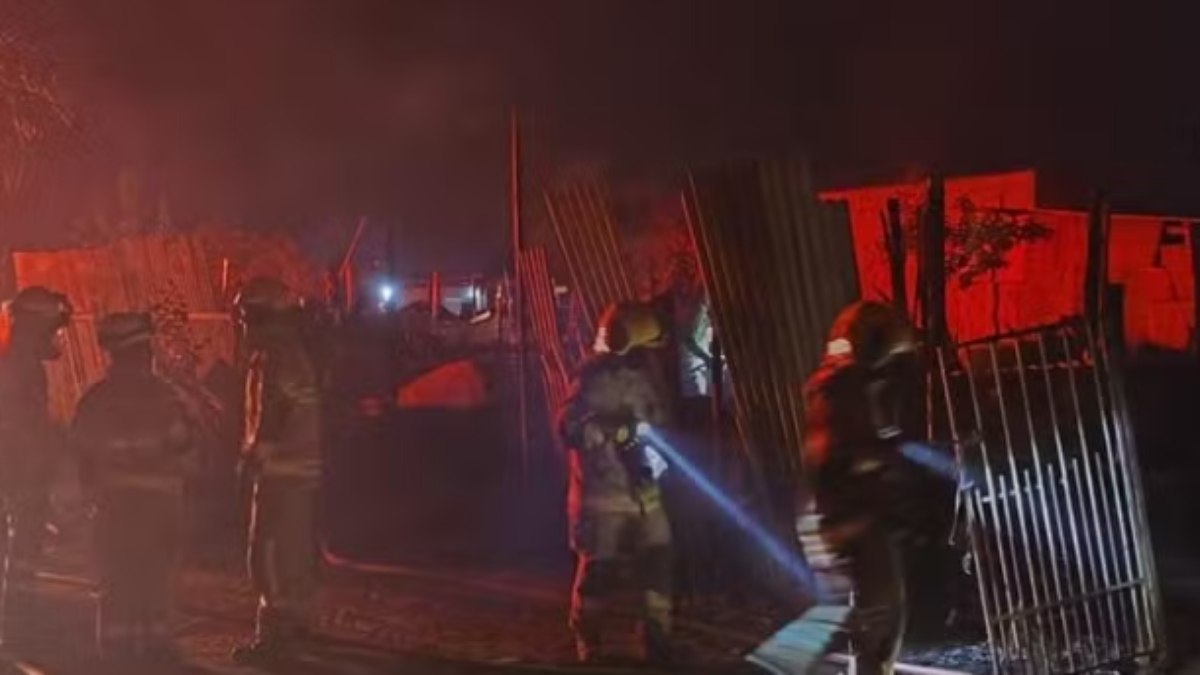 Bombeiros encontraram as vítimas no barraco de madeira