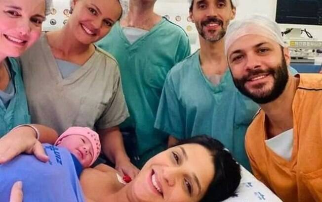 Ana Carolina Oliveira dá à luz a Maria Fernanda