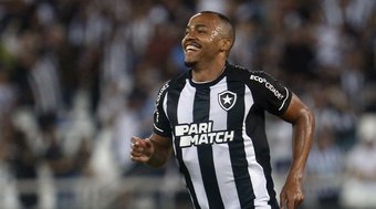 Botafogo%20pega%20o%20Inter%20no%20Rio%20neste%20domingo%3B%20onde%20assistir