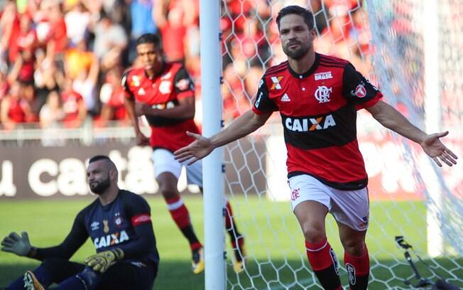 Diego abriu o placar para o Flamengo diante do Atlético-PR pelo Brasileirão