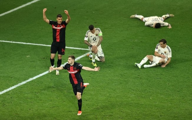 Em jogo emocionante, Leverkusen empata com a Roma no apagar das luzes e mantêm invencibilidade