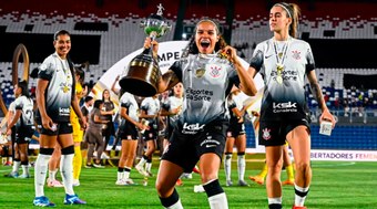 Jogadoras%20do%20Corinthians%20amea%C3%A7am%20a%C3%A7%C3%A3o%20contra%20clube