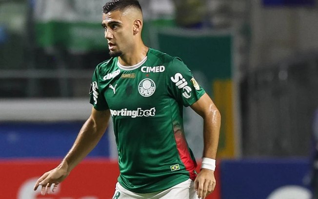 Andreas Pereira em ação com a camisa do Palmeiras diante do Cerro Porteño
