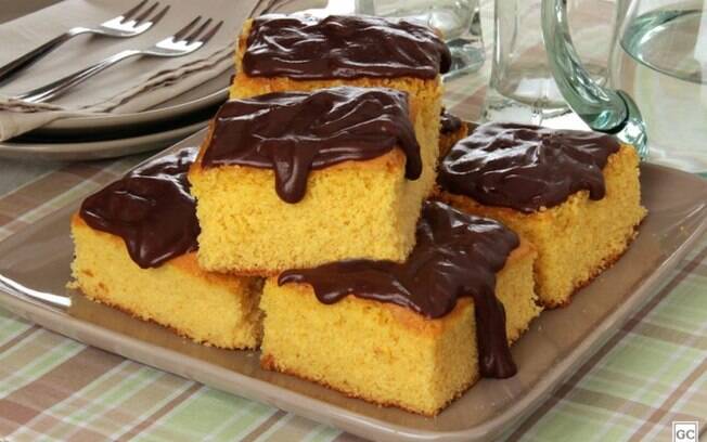 Receita de Bolo de Cenoura com Chocolate - Guia da Cozinha