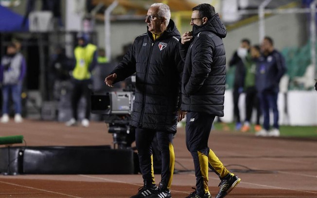 Dorival Junior durante o jogo entre São Paulo e Bolívar