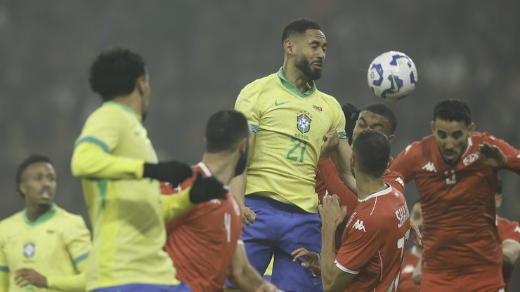 Paquet%C3%A1%20perde%20p%C3%AAnalti%2C%20Brasil%20s%C3%B3%20empata%20e%20toma%20%22ol%C3%A9%22%20da%20Tun%C3%ADsia