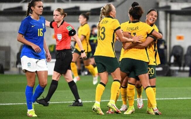 Em amistoso de futebol feminino, Brasil perde para a Austrália