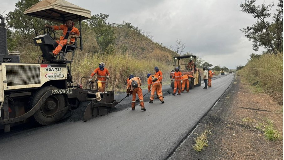 Aplicação de asfalto de borracha em MG