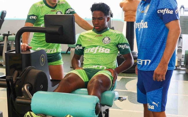 Endrick ficou na academia enquanto companheiros treinavam em campo neste sábado