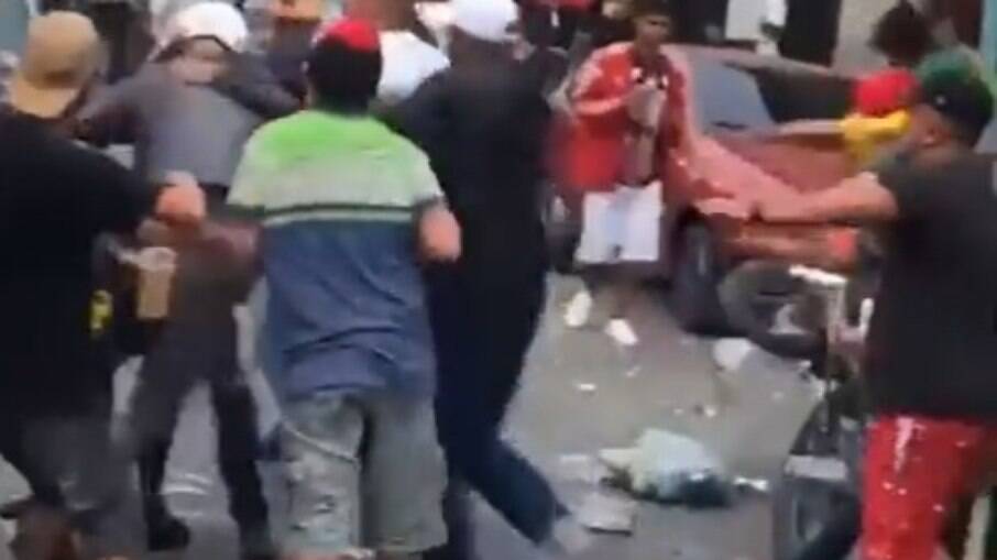 Policiais militares são agredidos em baile funk na Zona Norte de SP