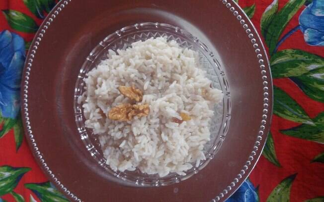 Esse arroz de natal sugerido pela Chef Milena Lessa é simples de ser feito e ainda é o complemento perfeito para qualquer receita de Natal