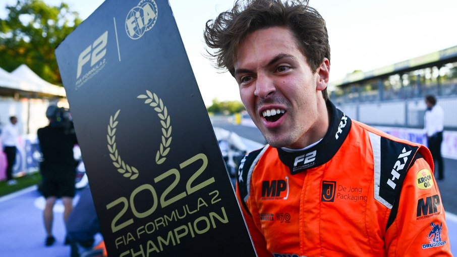 Felipe Drugovich é campeão mundial na Fórmula 2