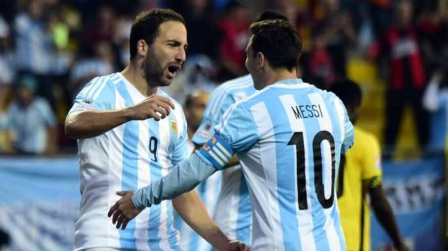 Higuaín e Messi podem se reencontrar nos Estados Unidos Higuaín e Messi podem se reencontrar nos Estados Unidos