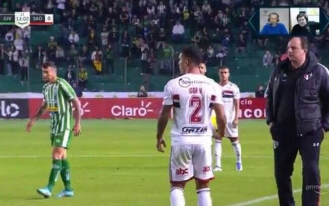 Rogério Ceni usa peça da ex-fornecedora de material esportivo do São Paulo em jogo contra o Juventude