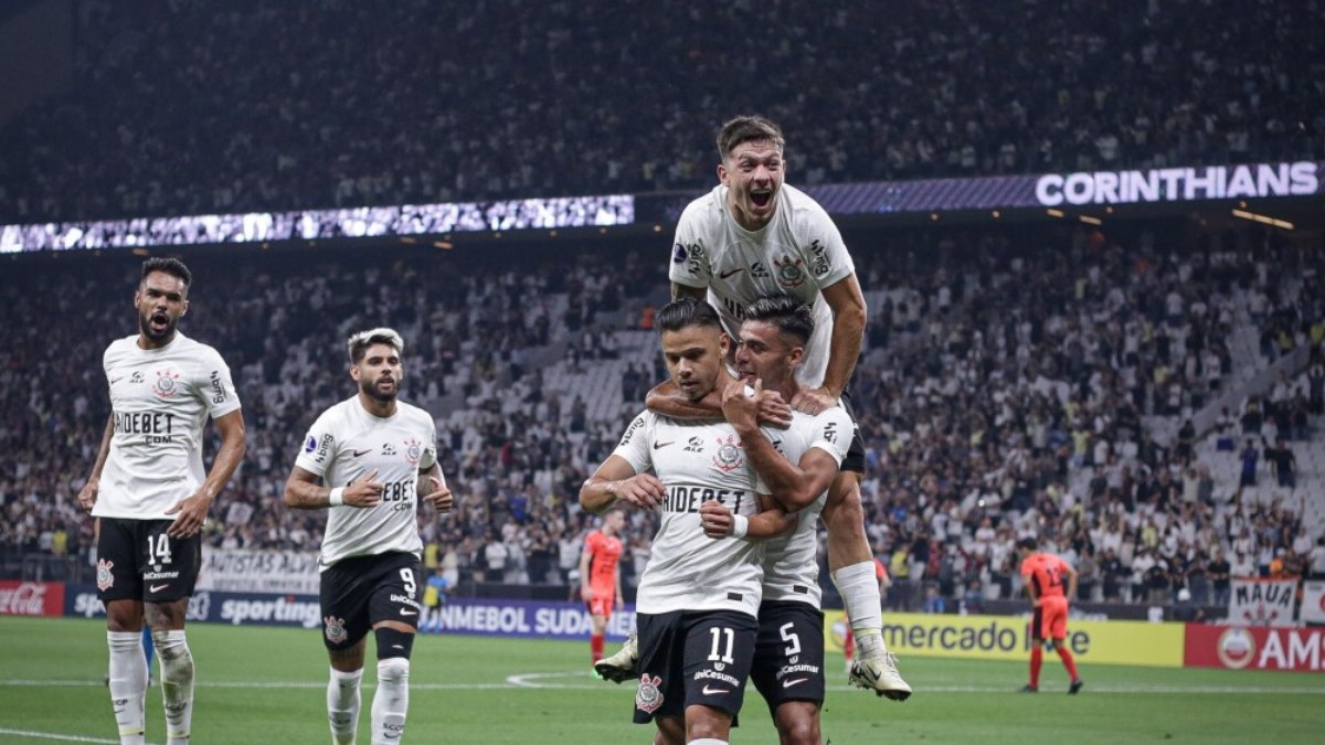 Corinthians pega o RB Bragantino neste sábado, pelo Brasileirão