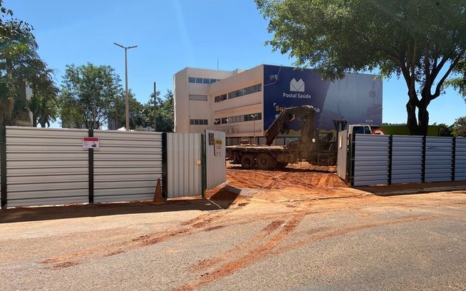 Canteiro de construtora no Setor Hoteleiro Sul bloqueia entrada do Saint Peter