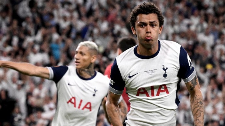 É campeão! Tottenham vence o United e encerra jejum de 17 anos