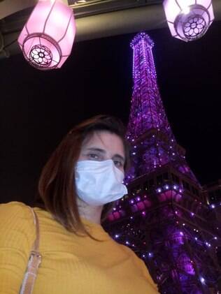 Maria Luiza Maia teve pouco tempo para conhecer os pontos turísticos de Macau, famosa pelos cassinos Maria Luiza Maia em frente a cassino em Macau