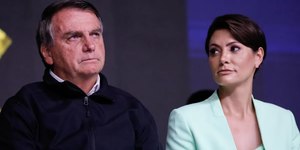 Bolsonaro pede exceção para visita durante exames de Michelle