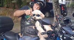 Cadela que ama andar de moto até faz parte de motoclube