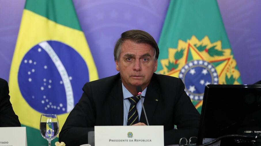 Bolsonaro defende nebulização da hidroxicloroquina para tratar Covid-19