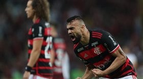 Flamengo vence Cruzeiro e se isola na liderança